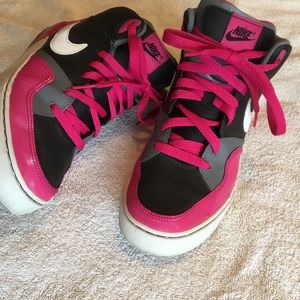 ❗️FINAL SALE❗️Turn Heads😍 Nike Air Mogan Mid 2